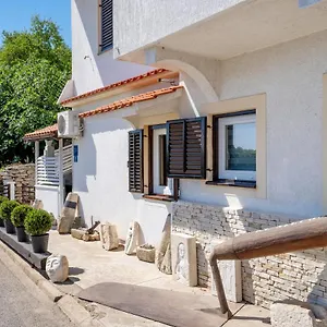  Apartman Jure